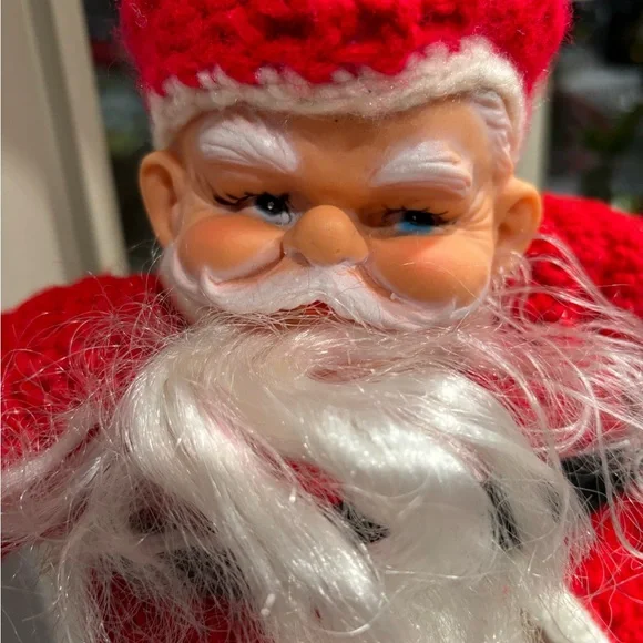 Santa and Mrs Claus Hand Made Crochet Dolls 1980s Vintage